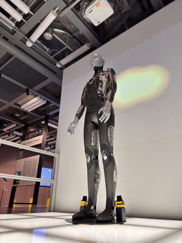 00-AMECA-humanoid-Copernicus-Science-Centre-Warsaw-polandcvb-07