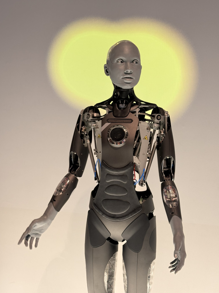 AMECA-humanoid-Copernicus-Science-Centre-Warsaw-polandcvb-02
