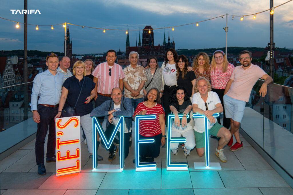 lets-meet-gdansk-sopot-2024-tarifa-corporate-events-light-painting