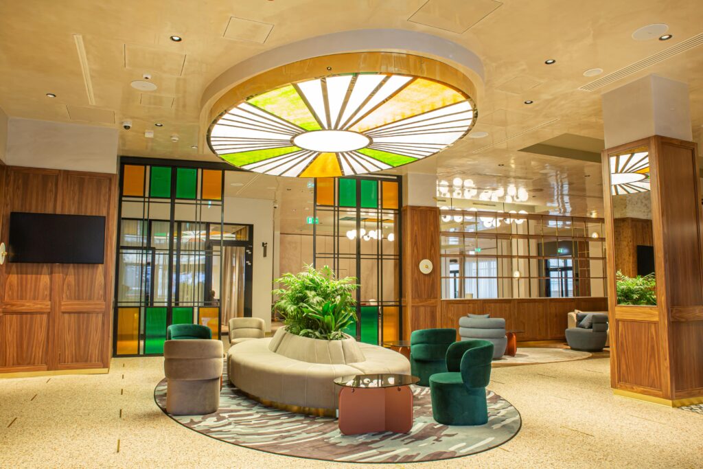 Movenpick-Grand-Hotel-Wroclaw-foyer-premium-mice-destinations-eventprofs