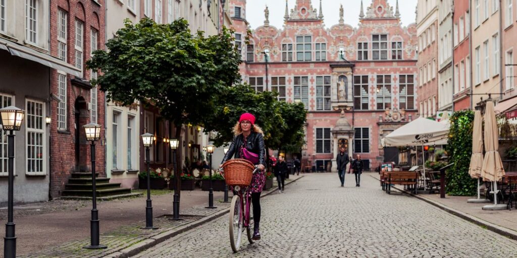 why-gdansk-host-Velo-city-summit-2025-cyclist-bike