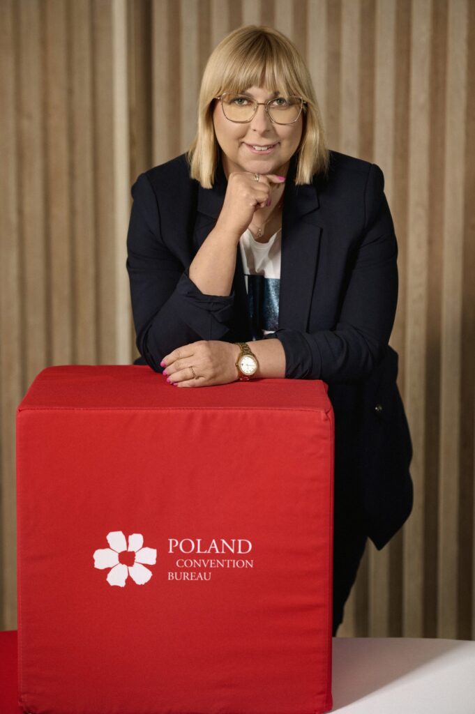 aneta-ksiazek-poland-convention-bureau-vert